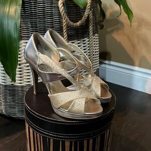 “Gold” sandals / Size 8.5